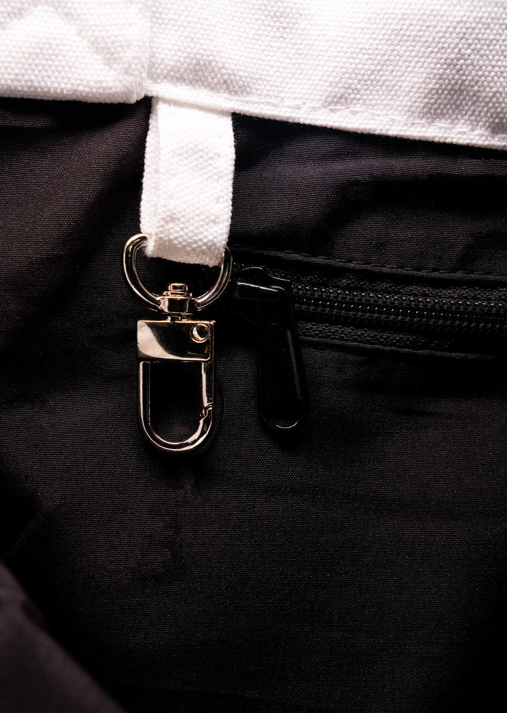 VISION UTILITY BAG, detail. 